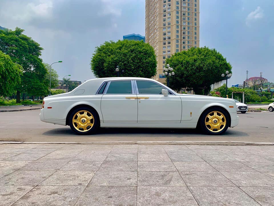 Rolls Royce Phantom ma vang