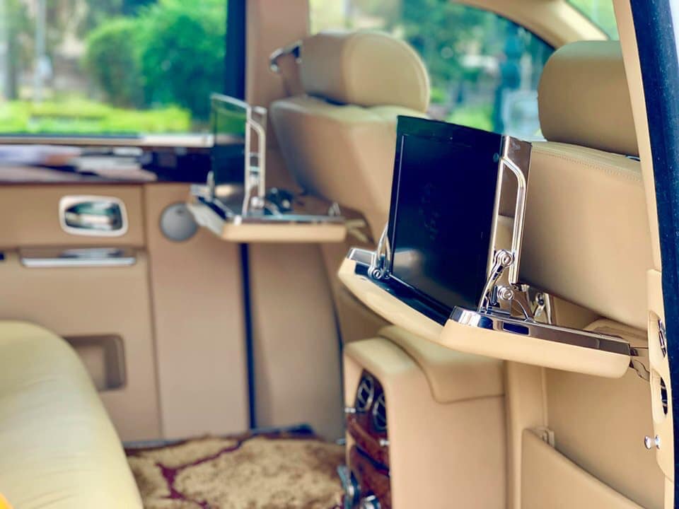 Rolls-Royce Phantom ma vang