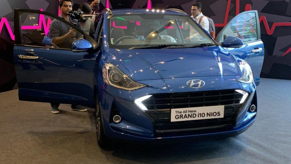 so sanh Hyundai Grand i10 Nios và Grand i10 tai viet nam