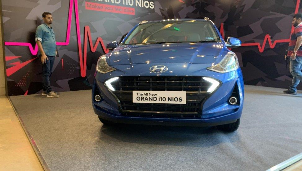 so sanh Hyundai Grand i10 Nios và Grand i10 tai viet nam