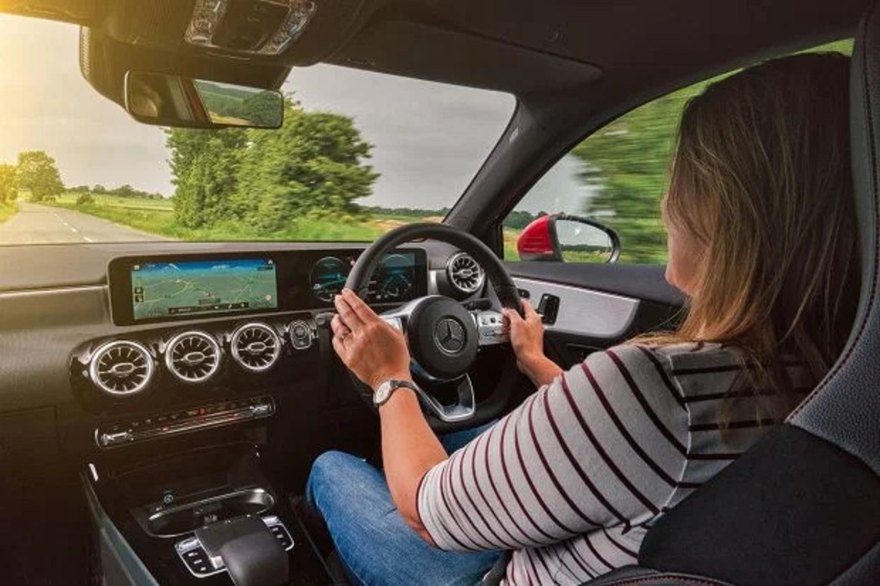 Mercedes Benz theo doi khach hang