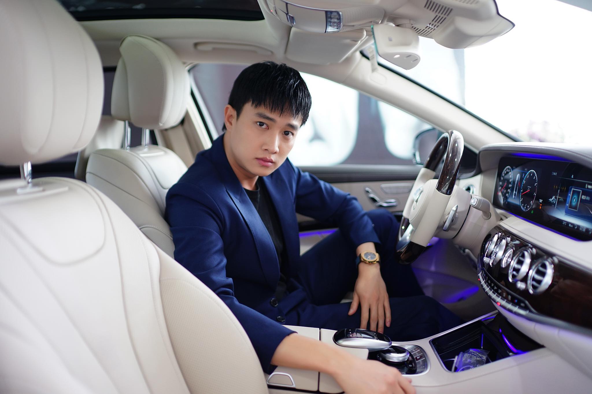 Quoc Truong ve nha di con mua Mercedes-Benz S 450 L Luxury