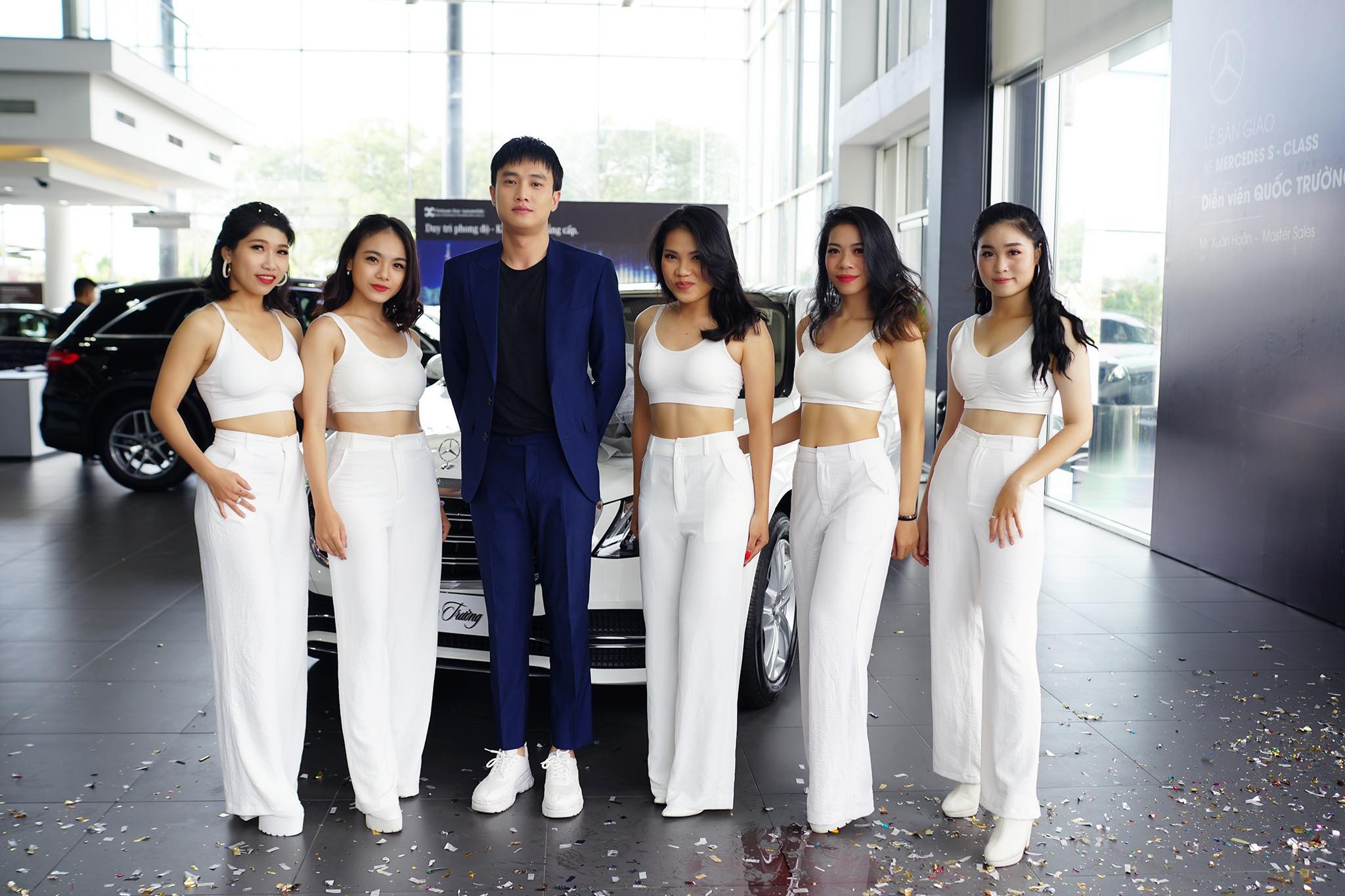 Quoc Truong ve nha di con mua Mercedes-Benz S 450 L Luxury