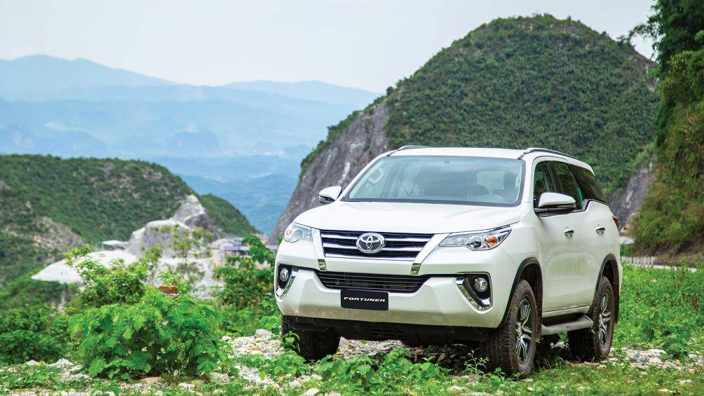gia xe toyota giam manh