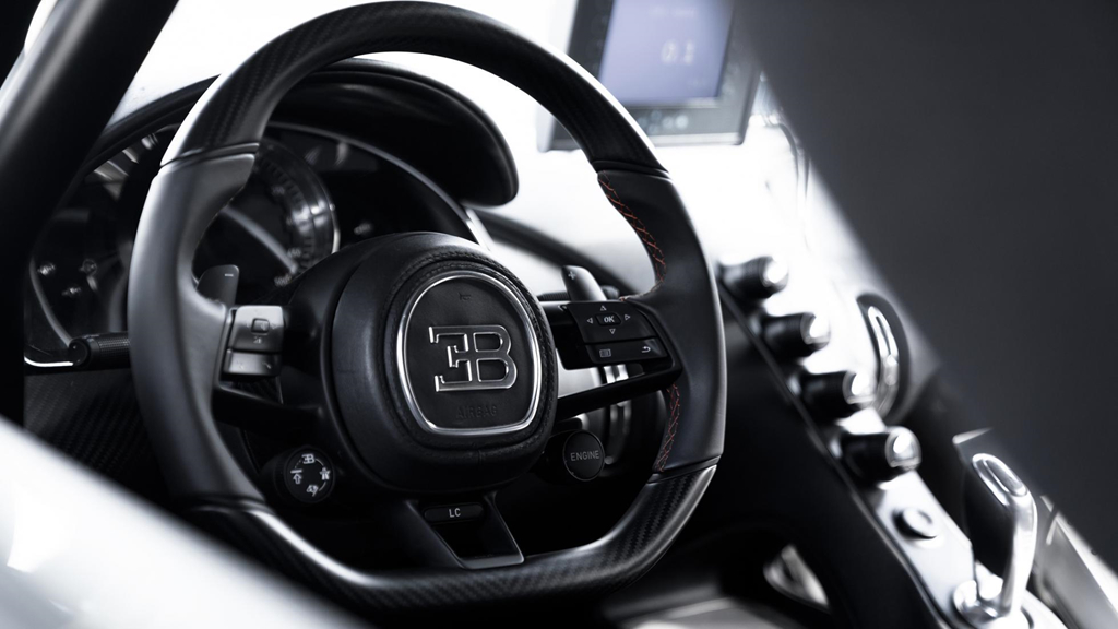 sieu xe bugatti chiron dat toc do ki luc 490km/h