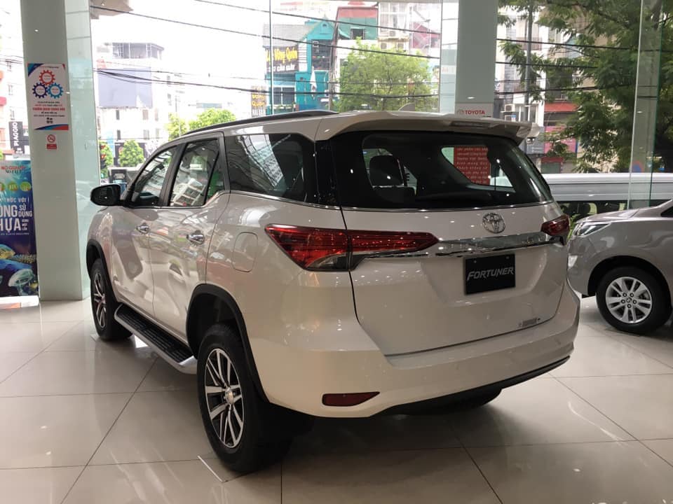 gia xe Toyota Fortuner