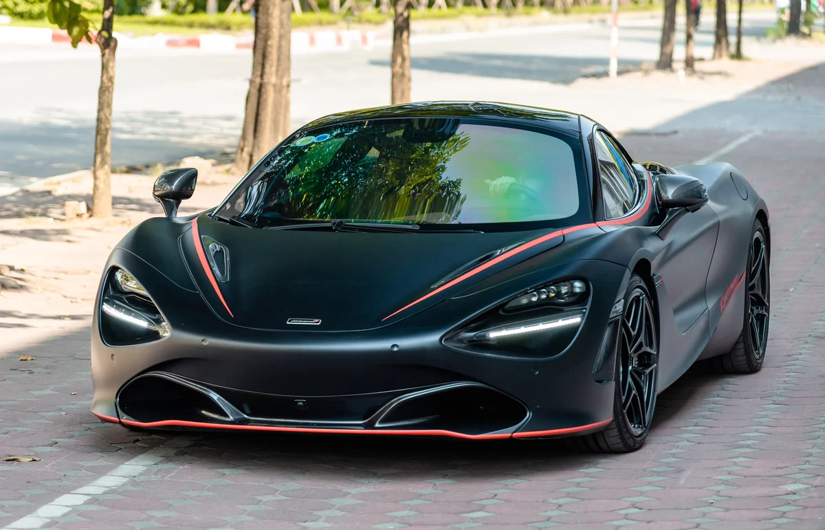 McLaren 720S Launch Edition 