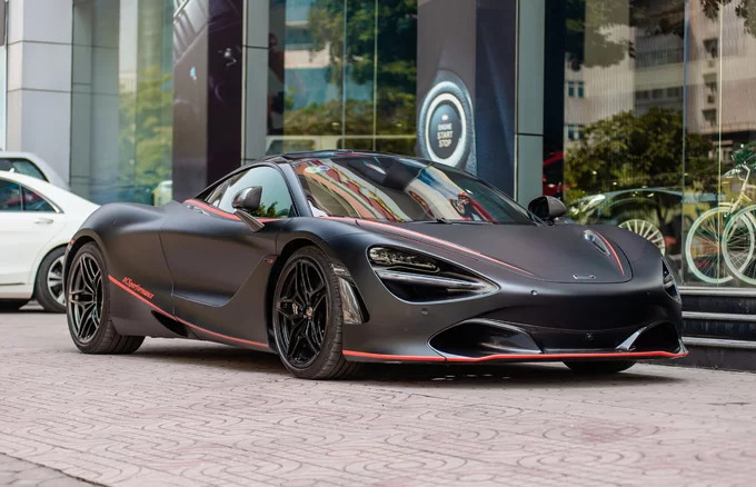 McLaren 720S Launch Edition 