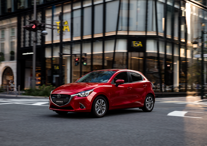 gia xe Mazda 2 hatchback