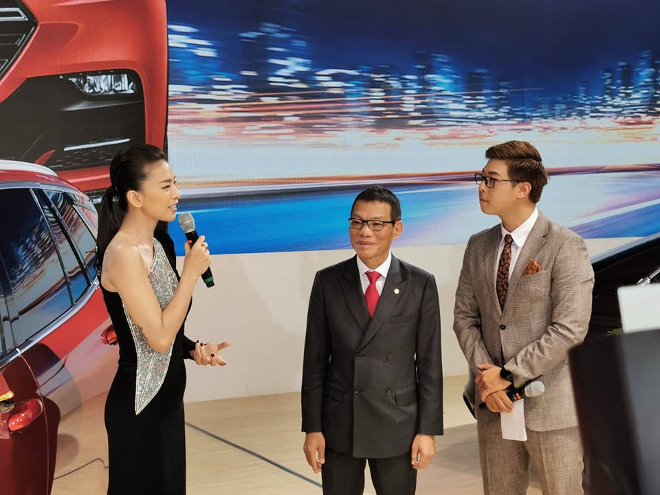 Ngo Thanh Van duoc tang xe VinFast