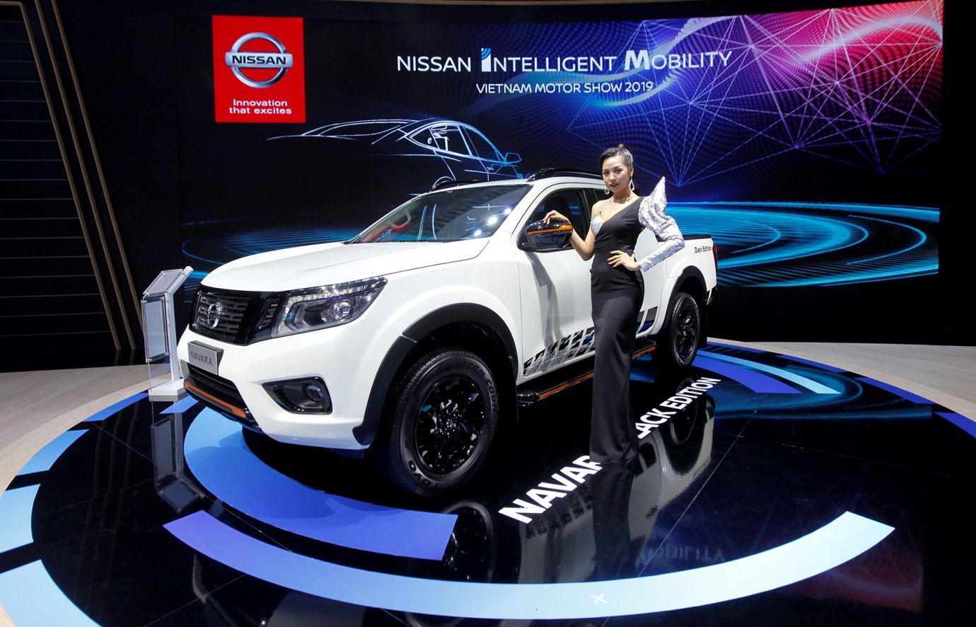 Nissan Navara Black Edition A-IVI 2019