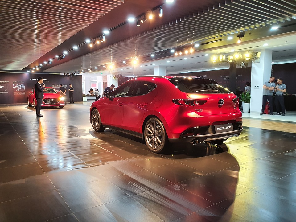 giá xe 4 chỗ mazda 3