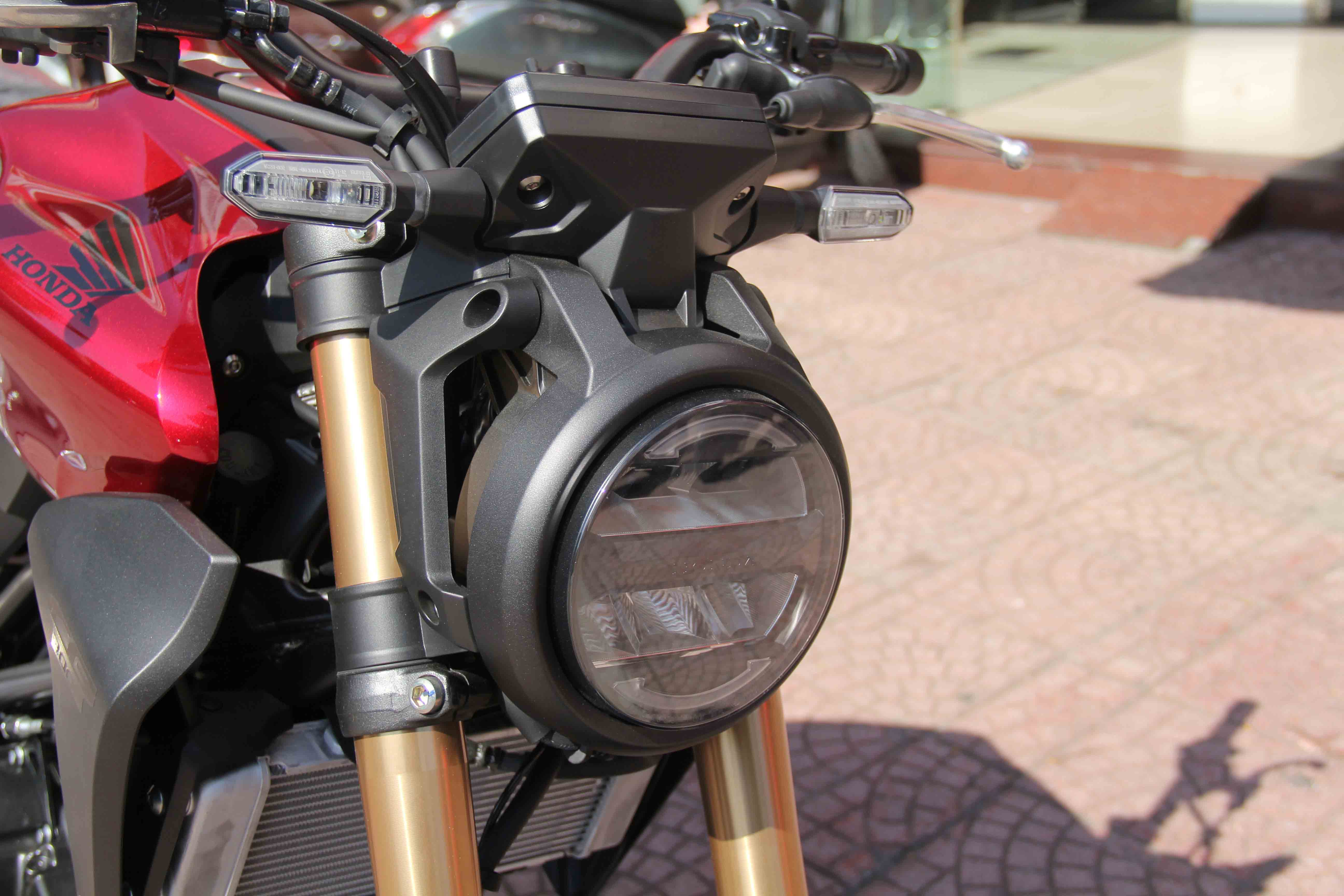 Honda CB300R 