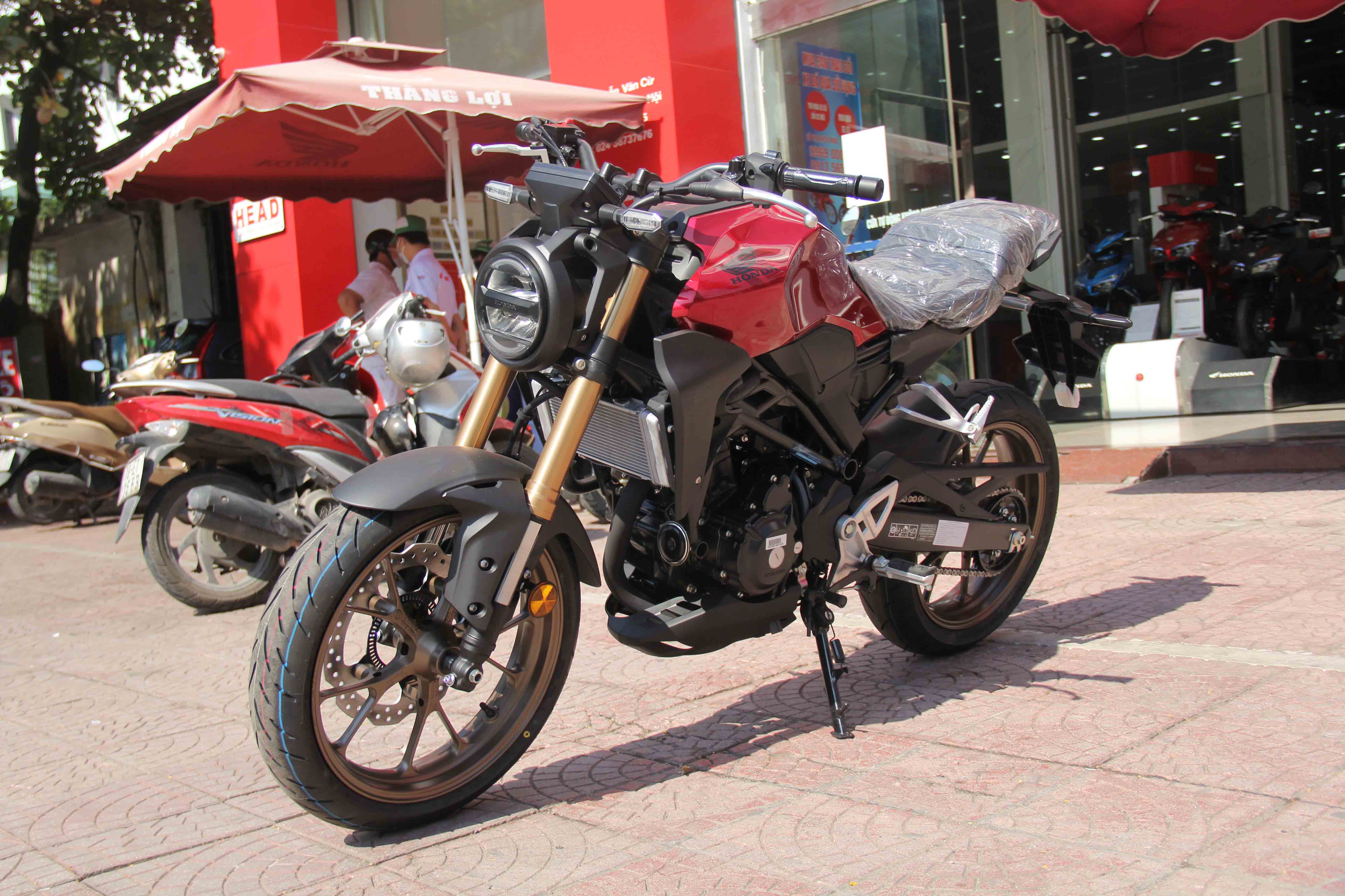 Honda CB300R 