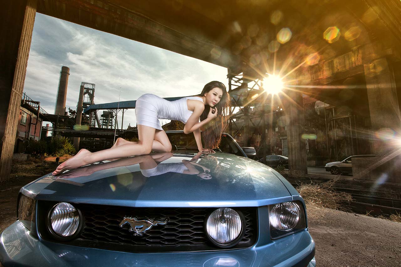 nguoi dep va ford mustang