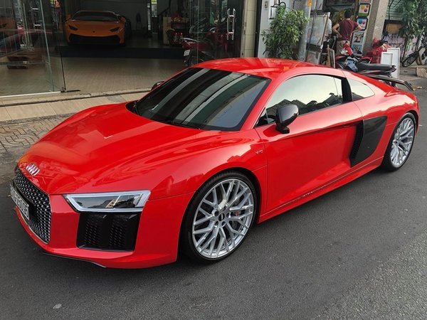 ong cao thang tang audi r8 cho dong nhi