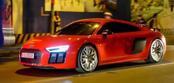 ong cao thang tang audi r8 cho dong nhi