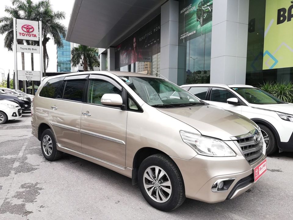 gia xe Toyota Innova