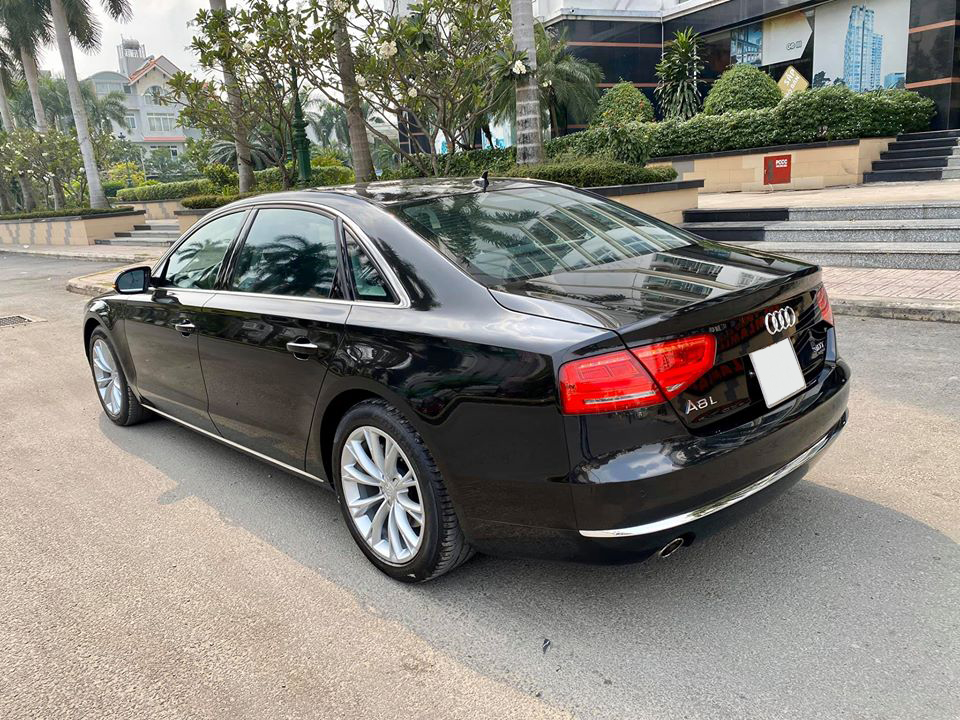 Audi A8L 