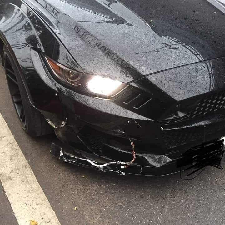 Honda Air Blade va cham voi Ford Mustang