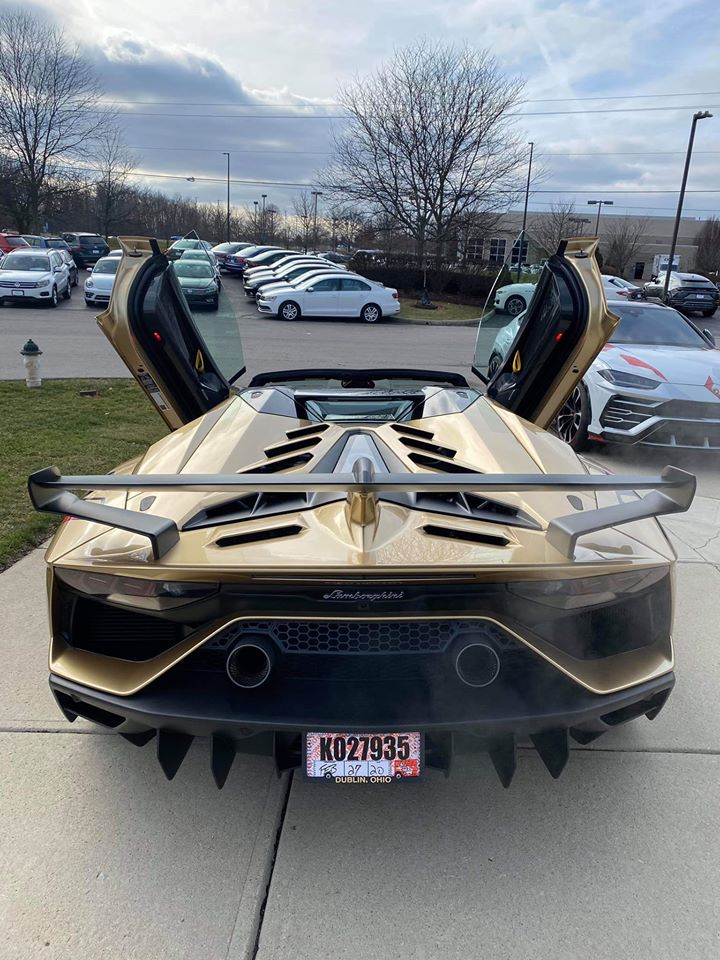 Lamborghini Aventador SVJ Roadster