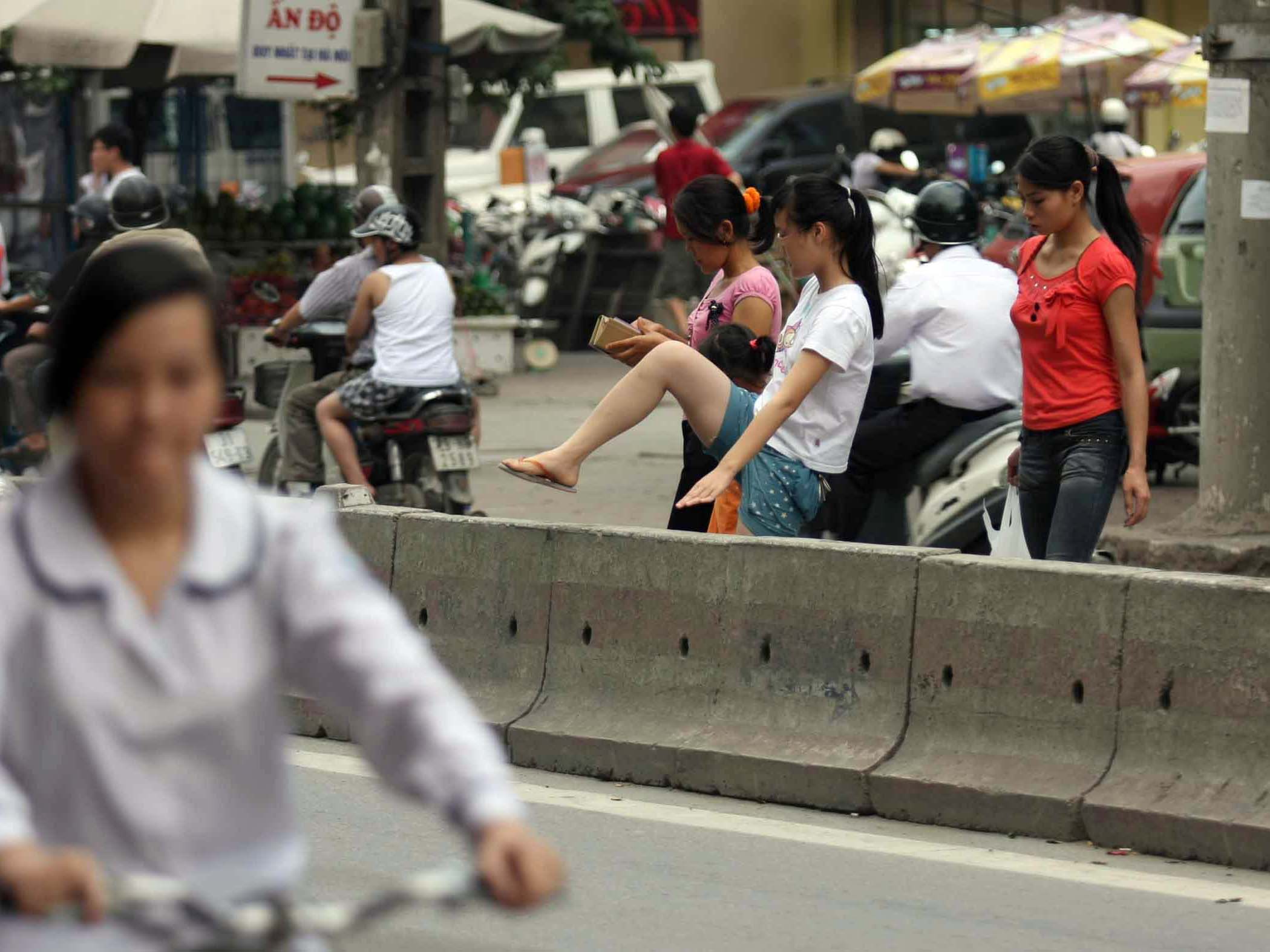 Nguoi di bo gay tai nan giao thong