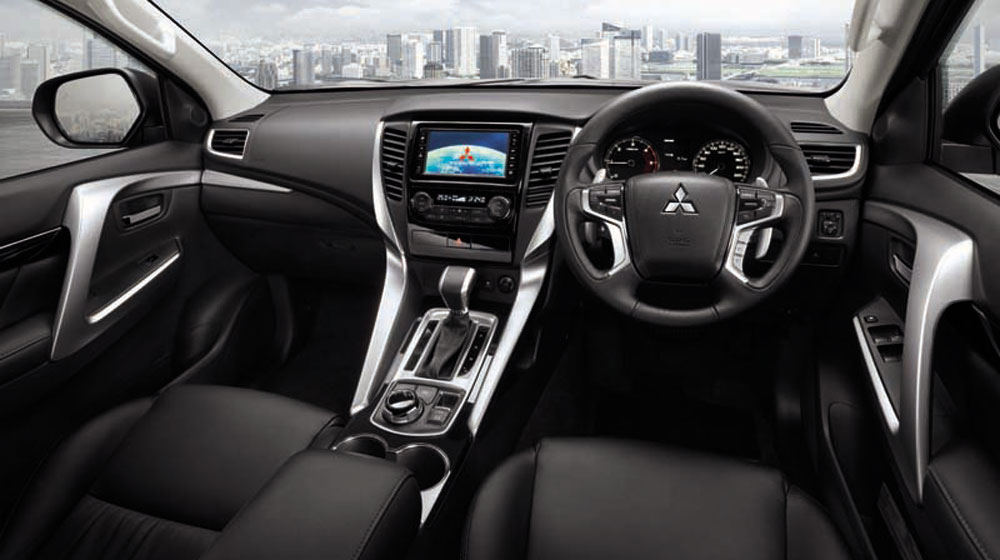 Nội thất Mitsubishi Pajero Sport 2020