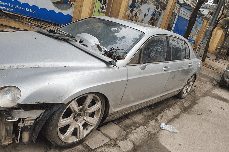 Bentley Continental Flying Spur 