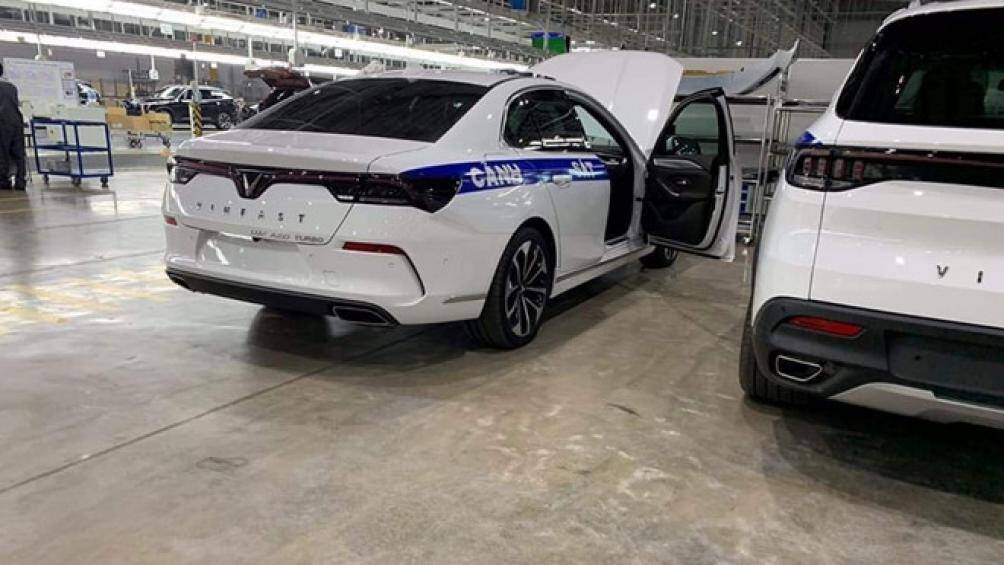 xe VinFast CSGT