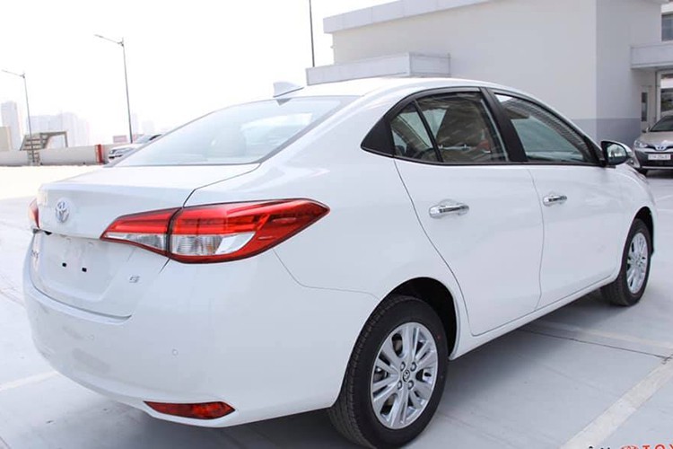 Phần đuôi xe Toyota Vios G 2020