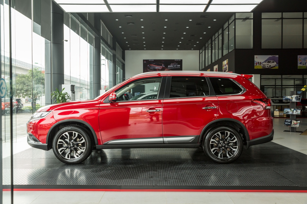 Ngoại thất Mitsubishi Outlander 2020