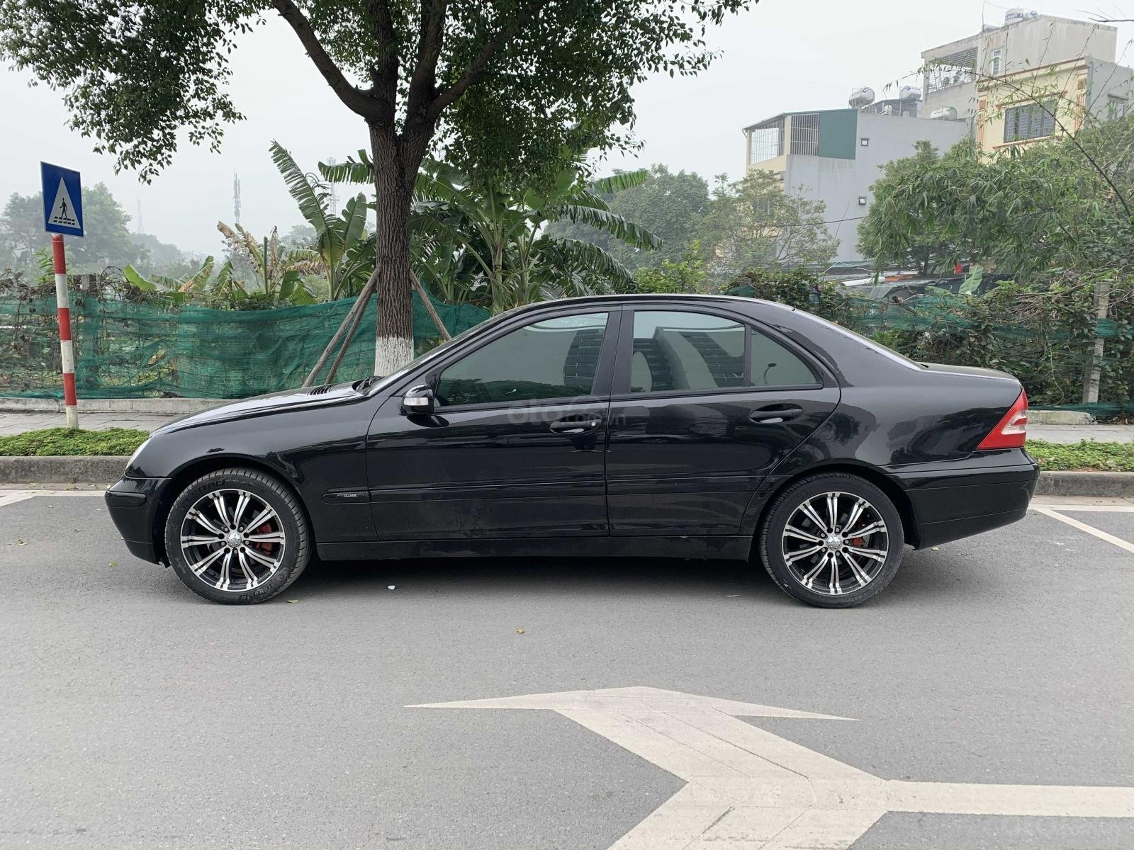 Mercedes-Benz C180 