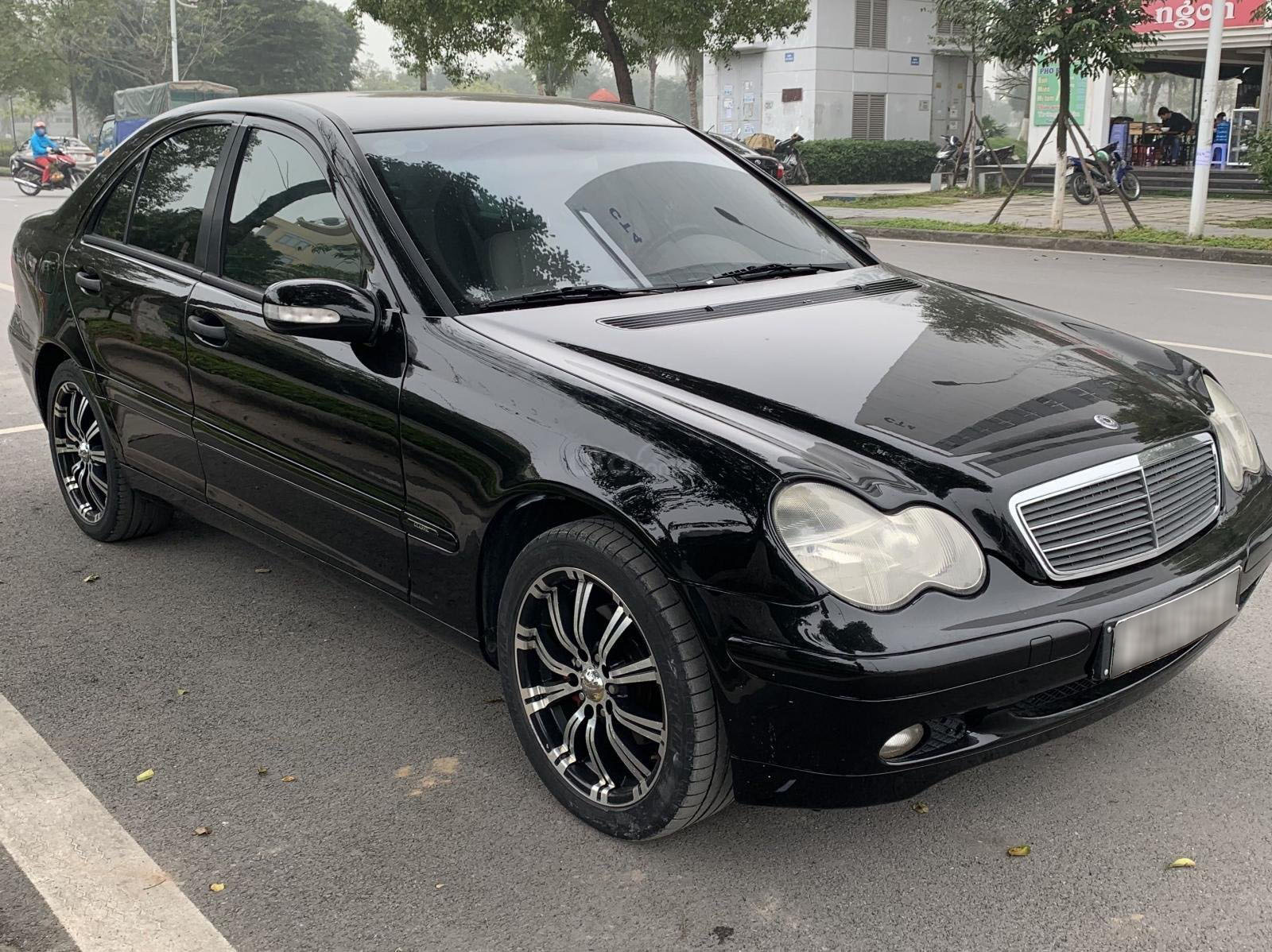 Mercedes-Benz C180 
