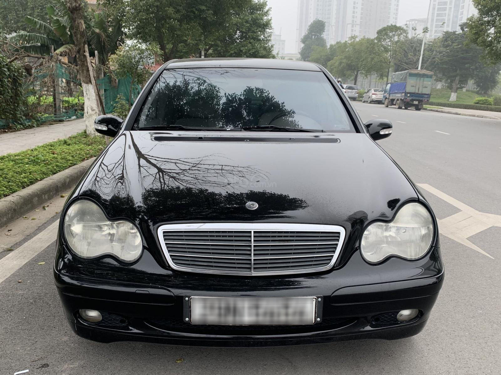 Mercedes-Benz C180 