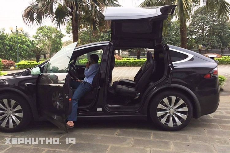 Tesla Model X