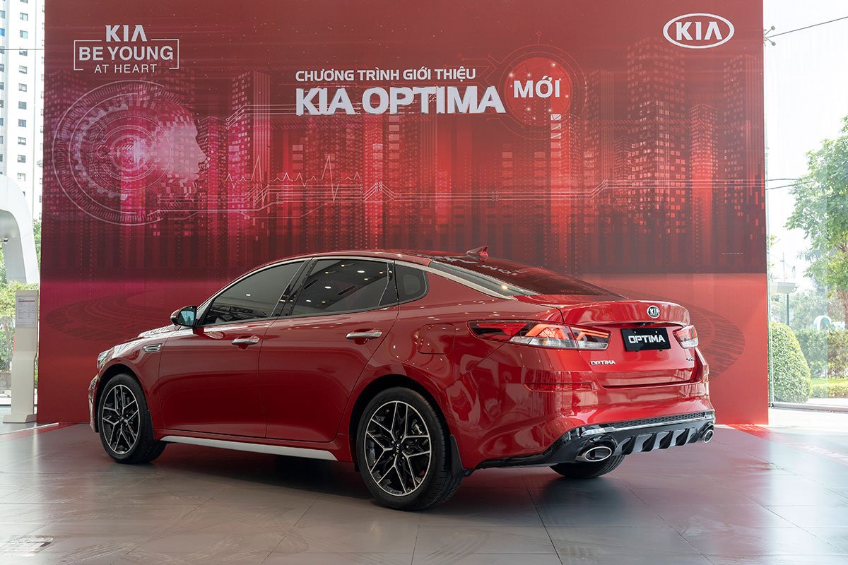 Đánh giá xe KIA Optima 2020