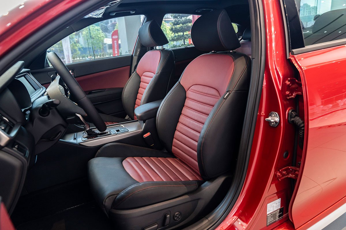 Ghế ngồi xe KIA Optima 2020