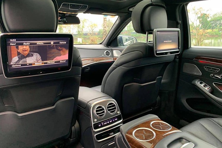Mercedes-Benz S400 