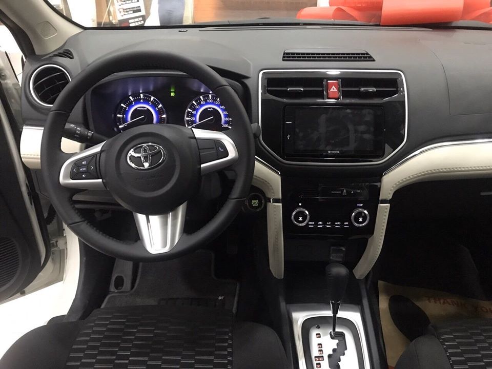 Nội thất xe Toyota Rush
