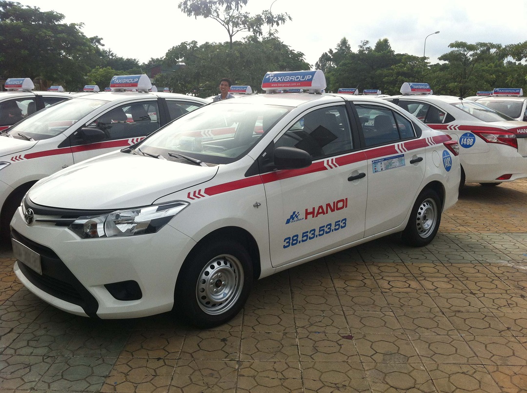 Toyota Vios cũ chạy taxi
