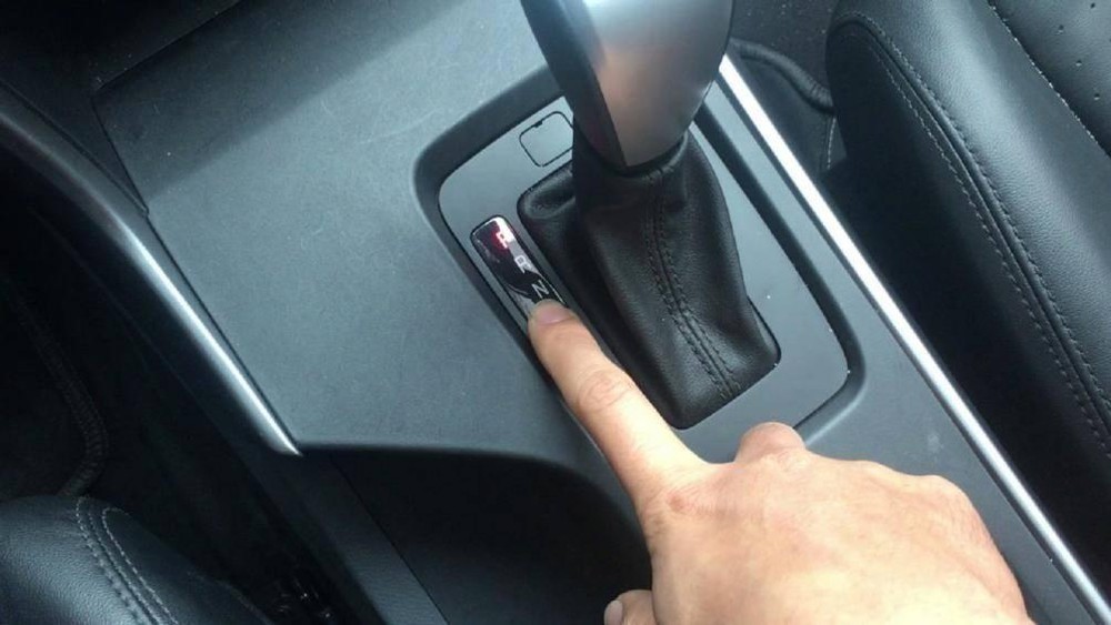 Về số N khi dừng đèn đỏ.