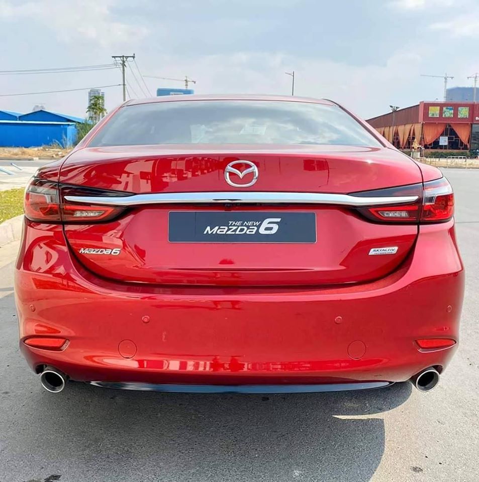 Đuôi xe Mazda 6 2020