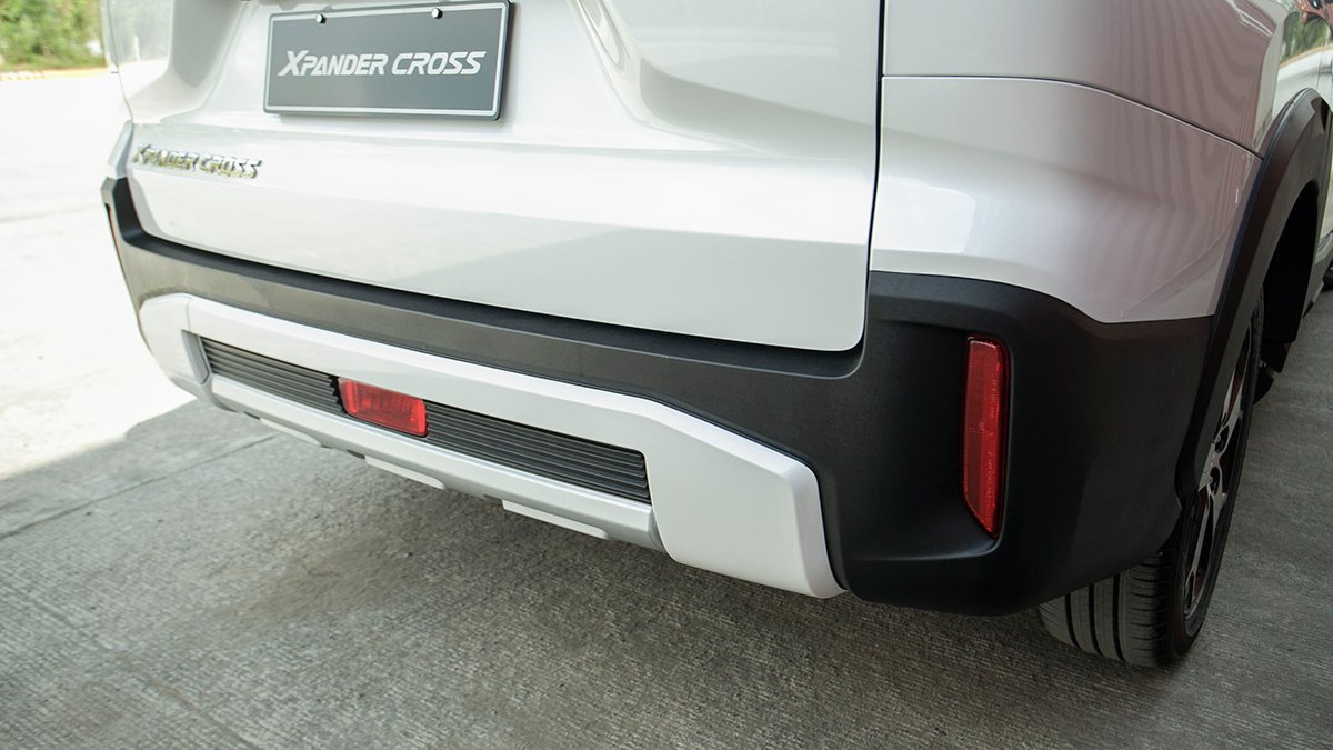 Phần cản sau đuôi xe Mitsubishi Xpander Cross