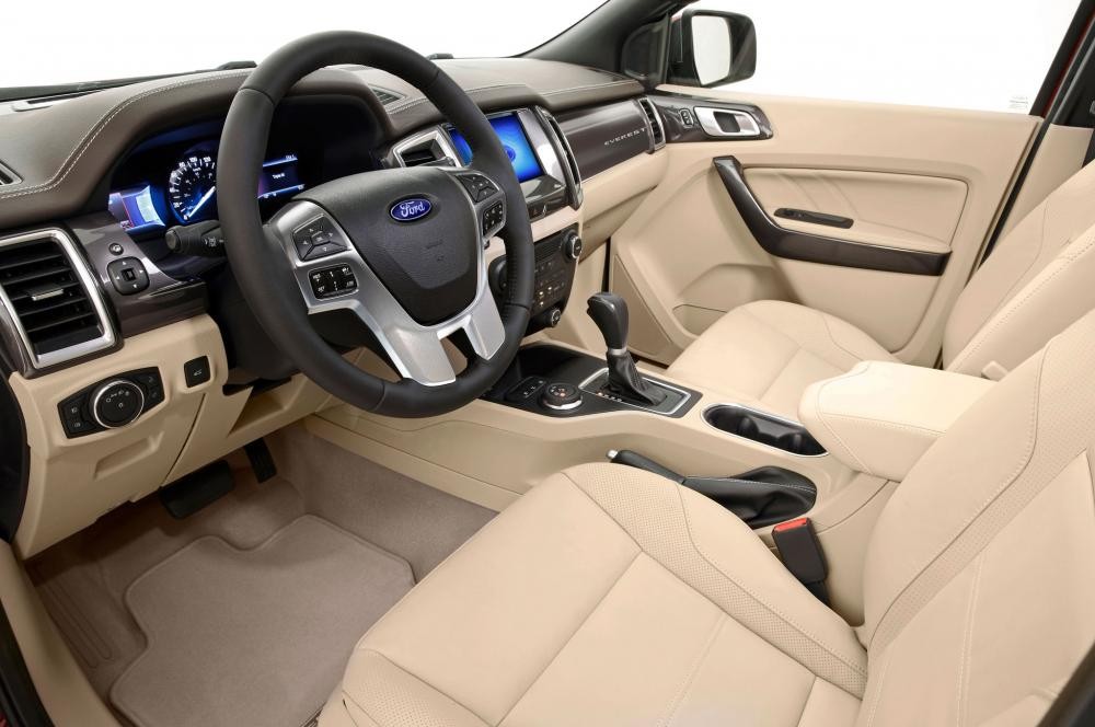 Nội thất Ford Everest
