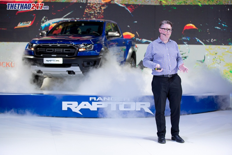 ford-raptor ra mat