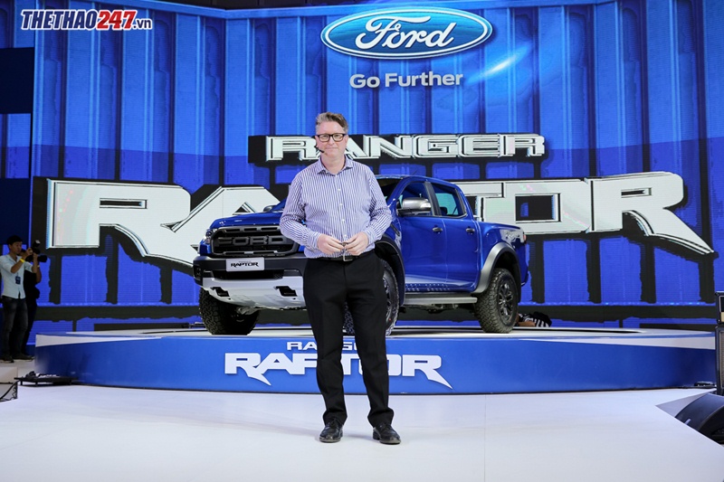 ford-raptor ra mat