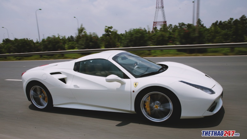 review-ferrari-488