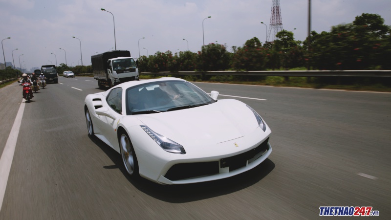 review-ferrari-488