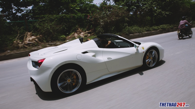 review-ferrari-488