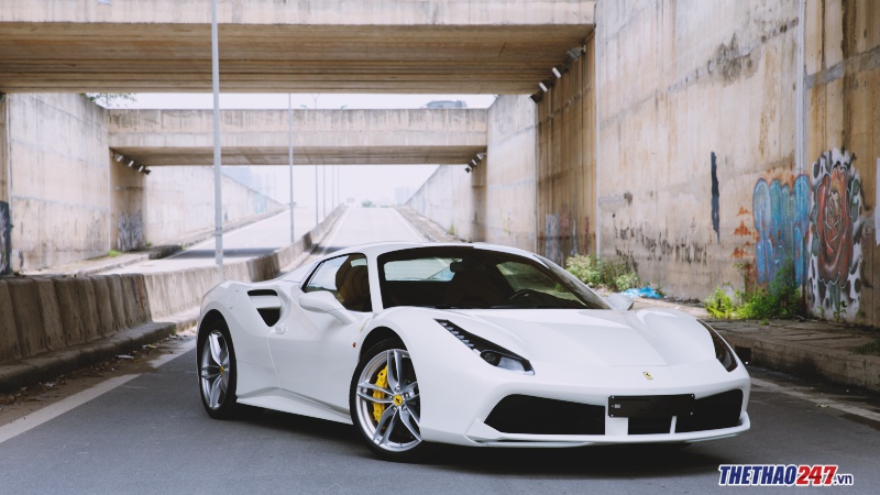 review-ferrari-488